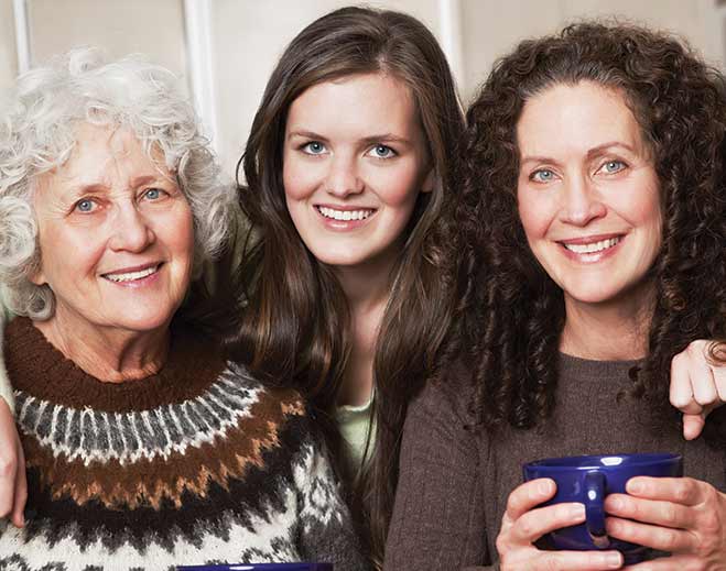 familia-de-la-comunidad-tres-mujeres